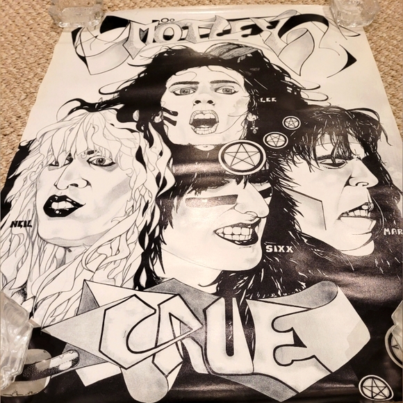 RARE Vintage Motley Crue Illustrated poster. - Picture 3 of 10